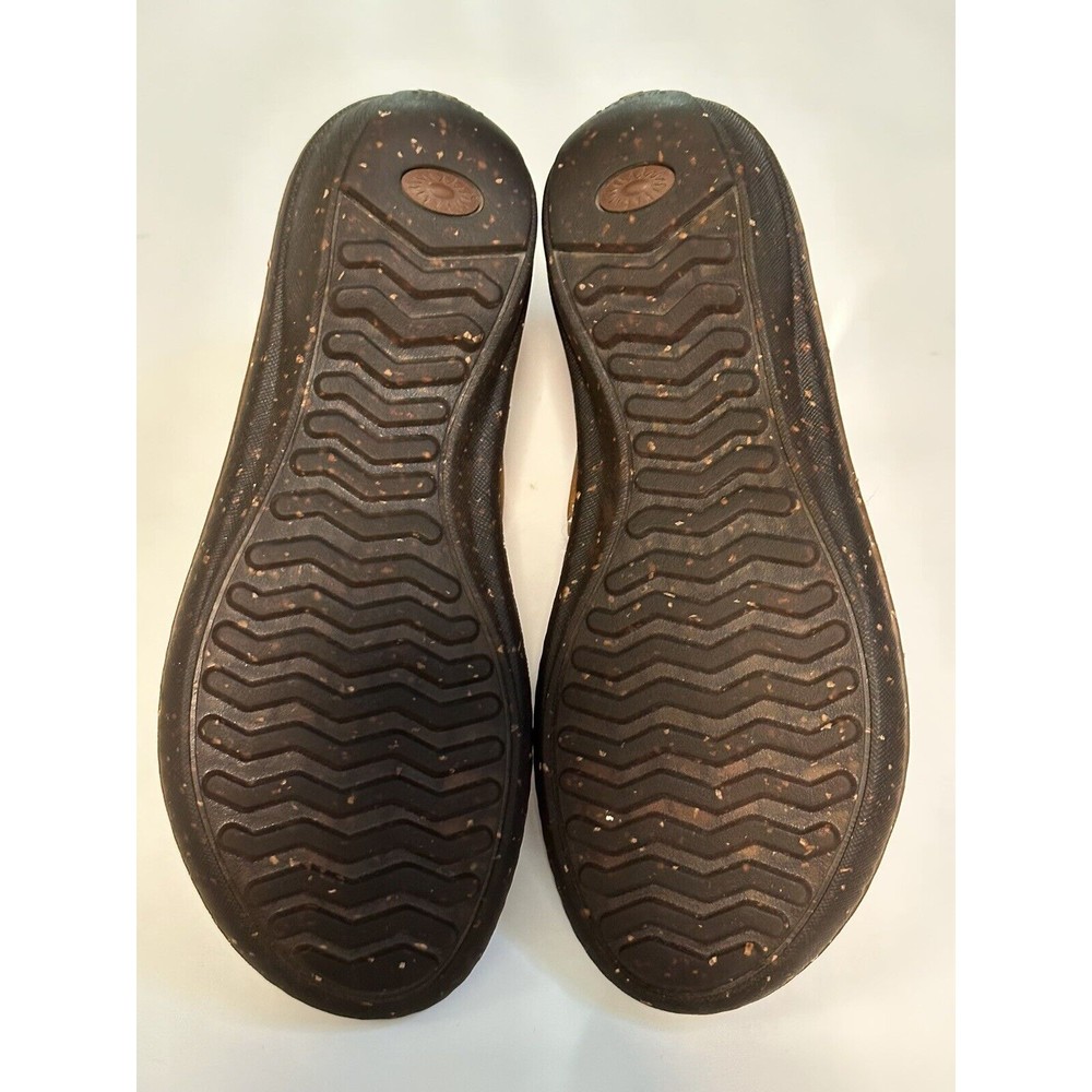 UGG Women's Tan Leather Shearling Fleece Lined Thong Sandal Rubber Sole Size 7 - Picture 9 of 10
